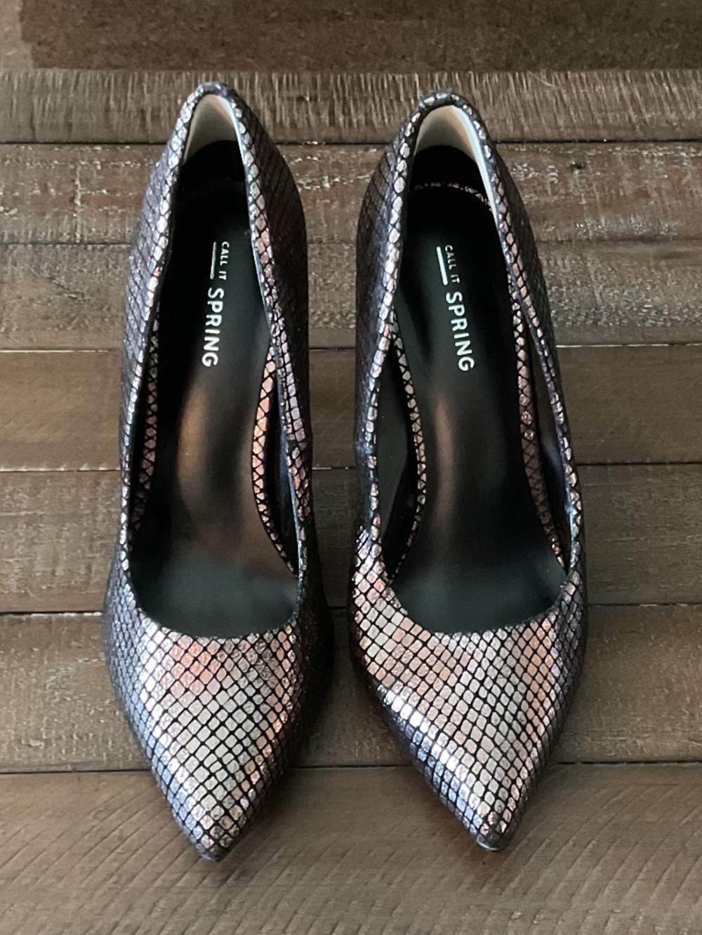 ✨ Call It Spring Metallic Snakeskin Patterned Pumps - size 6.5